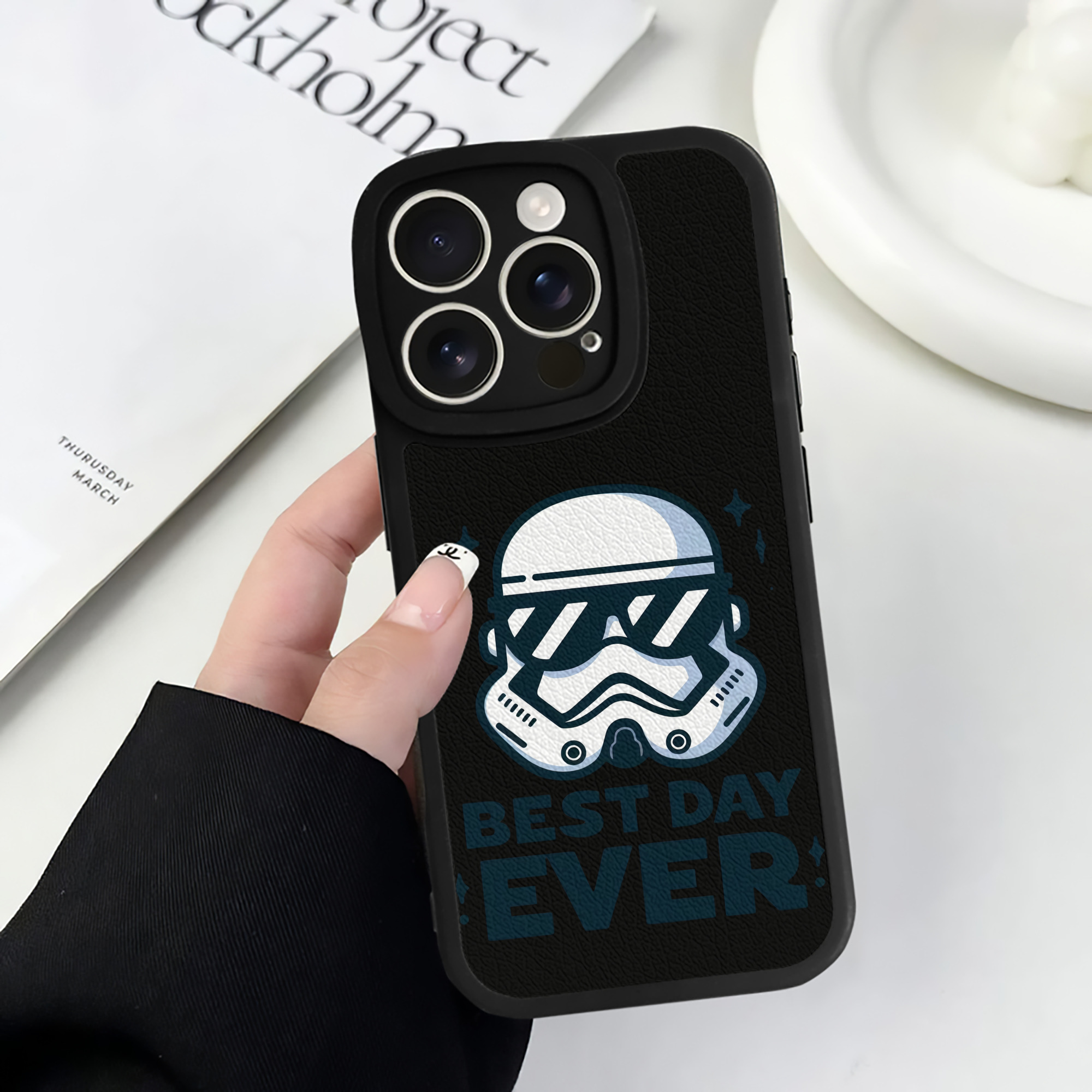 （画像用） スター・ウォーズ Star Wars 【iPhone 16シリーズ対応】シリコンスマホケース（レザー調） 材質：シリコン